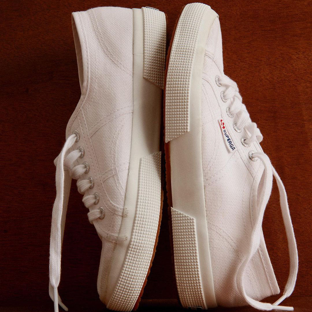 How to clean the classic white Superga canvas sneakers